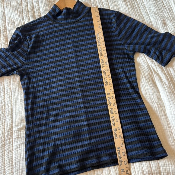 Frame Striped Ribbed Turtleneck. Size Large. - Picture 8 of 9